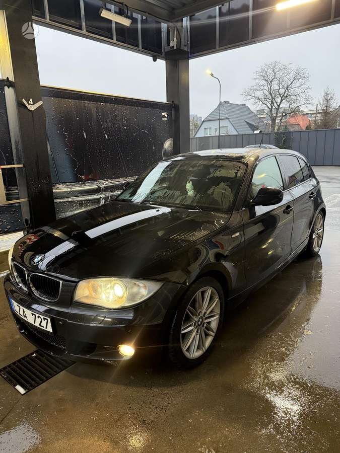 BMW 118, 2.0 l., Хэтчбек