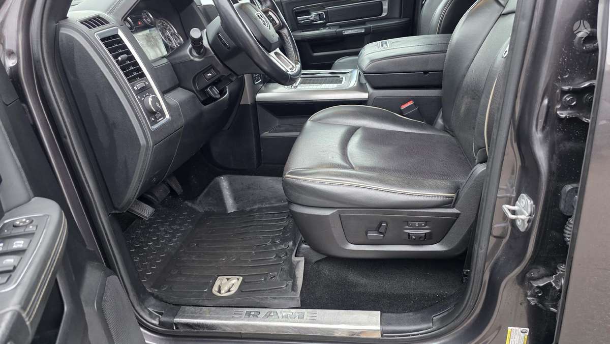Dodge Ram, 3.0 l., off-road / crossover
