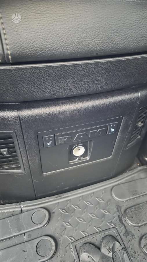Dodge Ram, 3.0 l., off-road / crossover