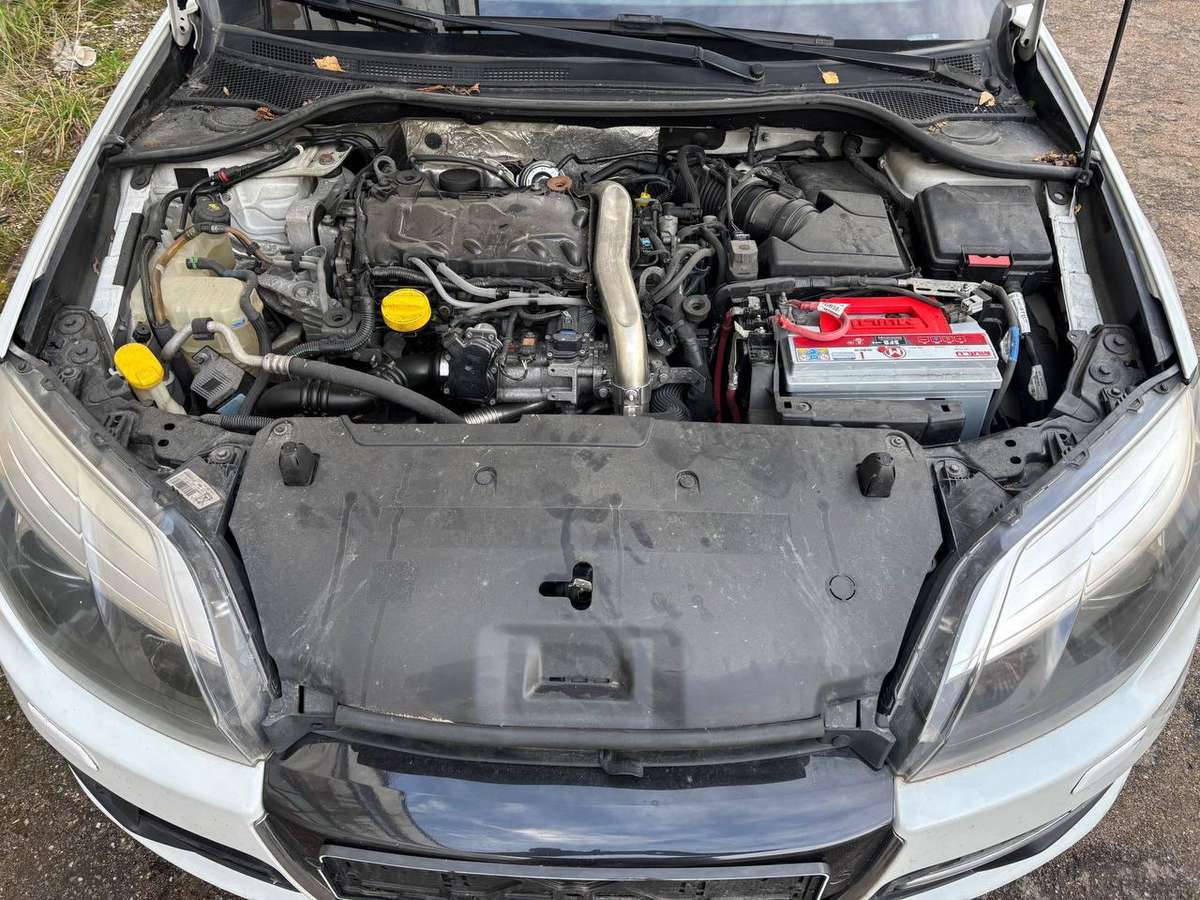 Renault Laguna dalimis