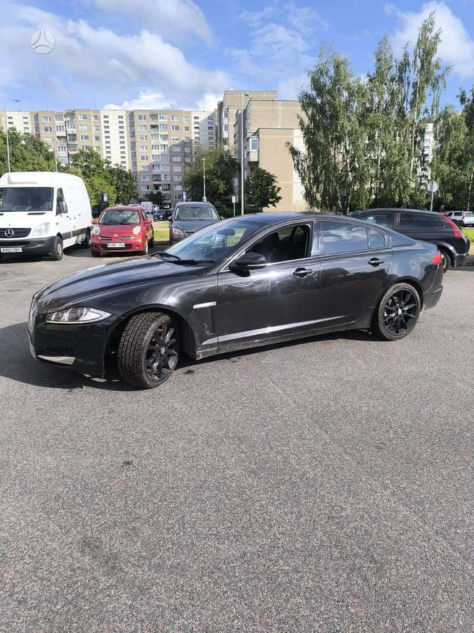 Jaguar XF Tik pradėtas ardyti