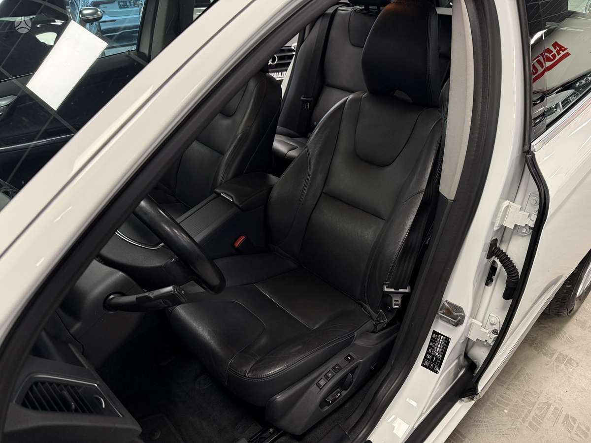 Volvo XC60, 2.0 l., Внедорожник / Кроссовер