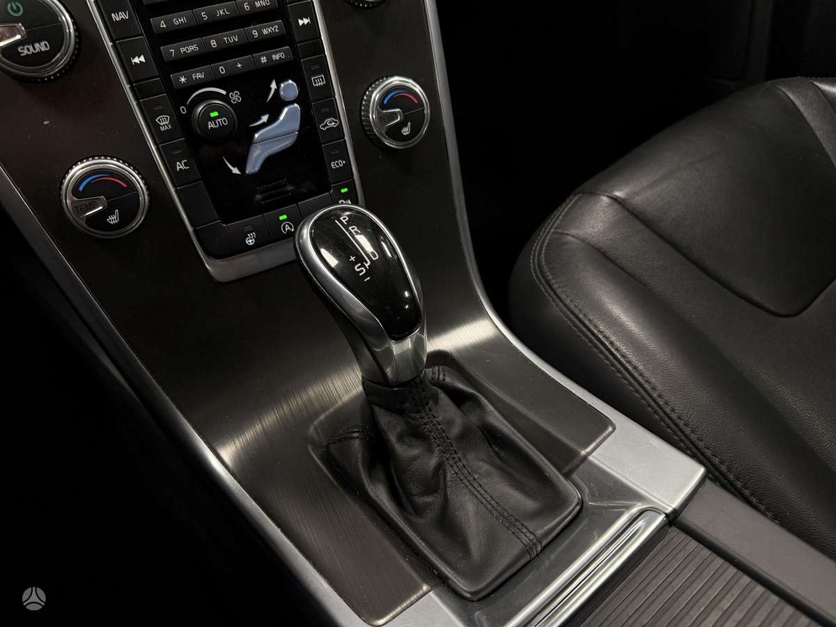 Volvo XC60, 2.0 l., Внедорожник / Кроссовер