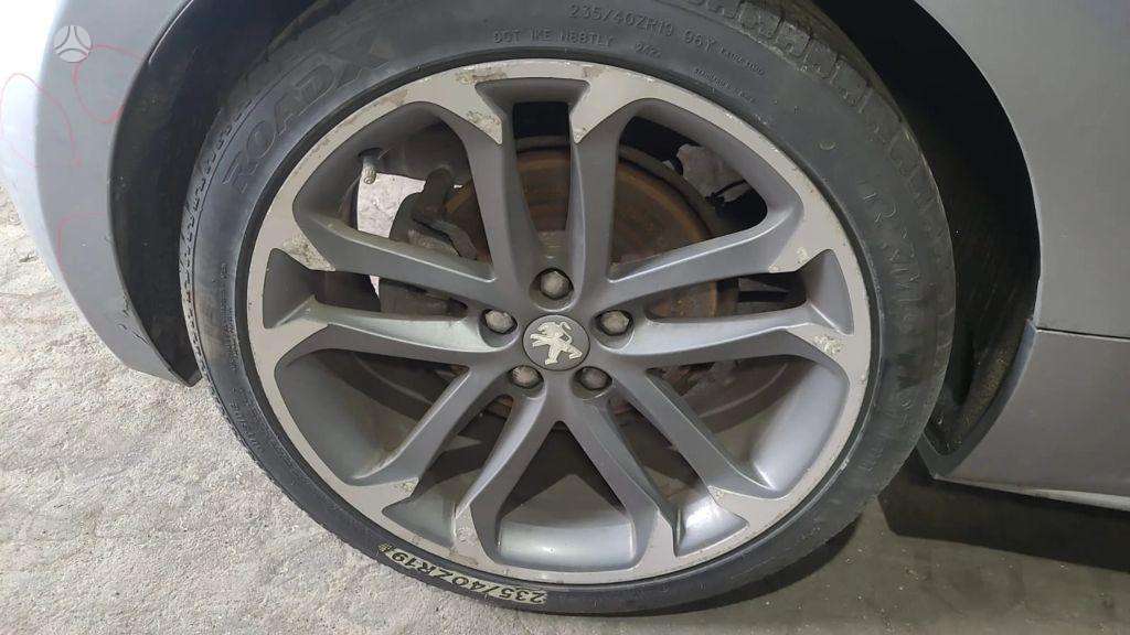 Peugeot RCZ