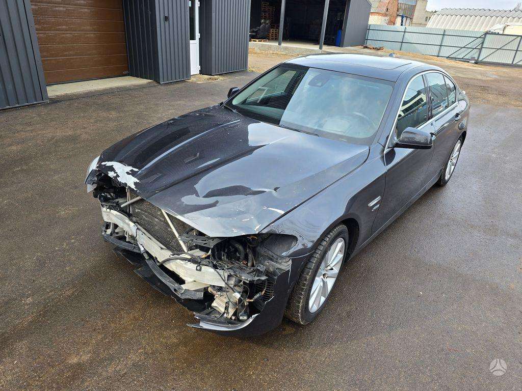 BMW 530