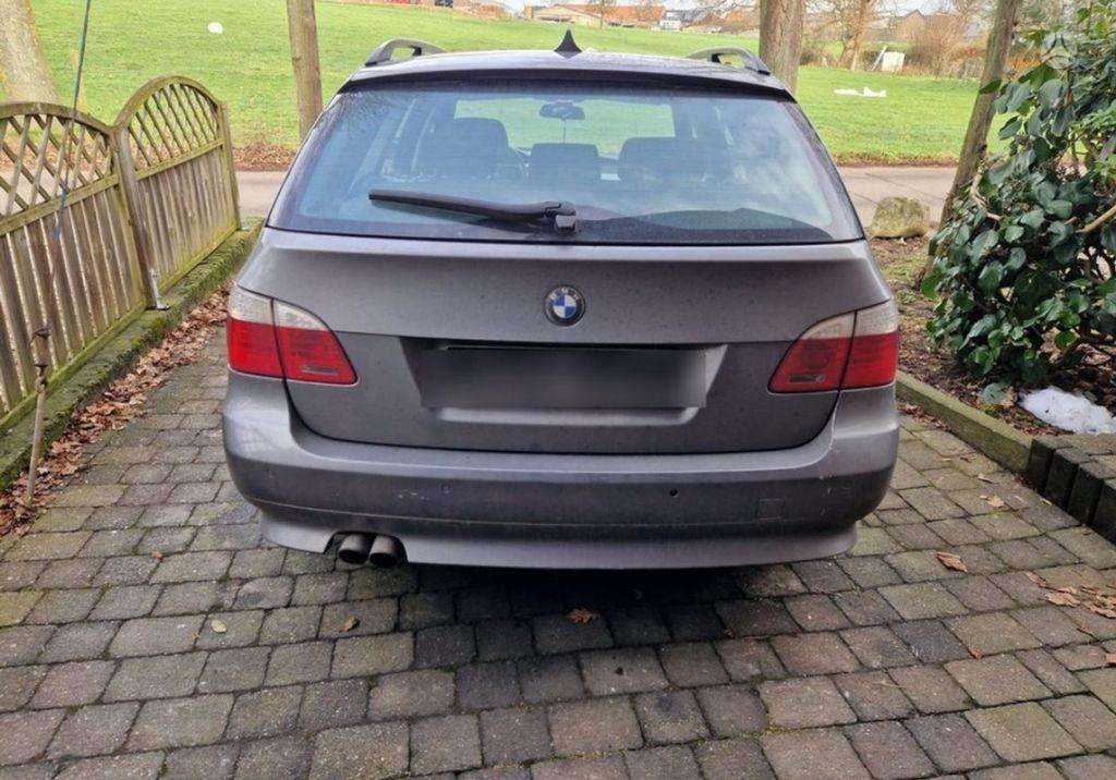 BMW 525