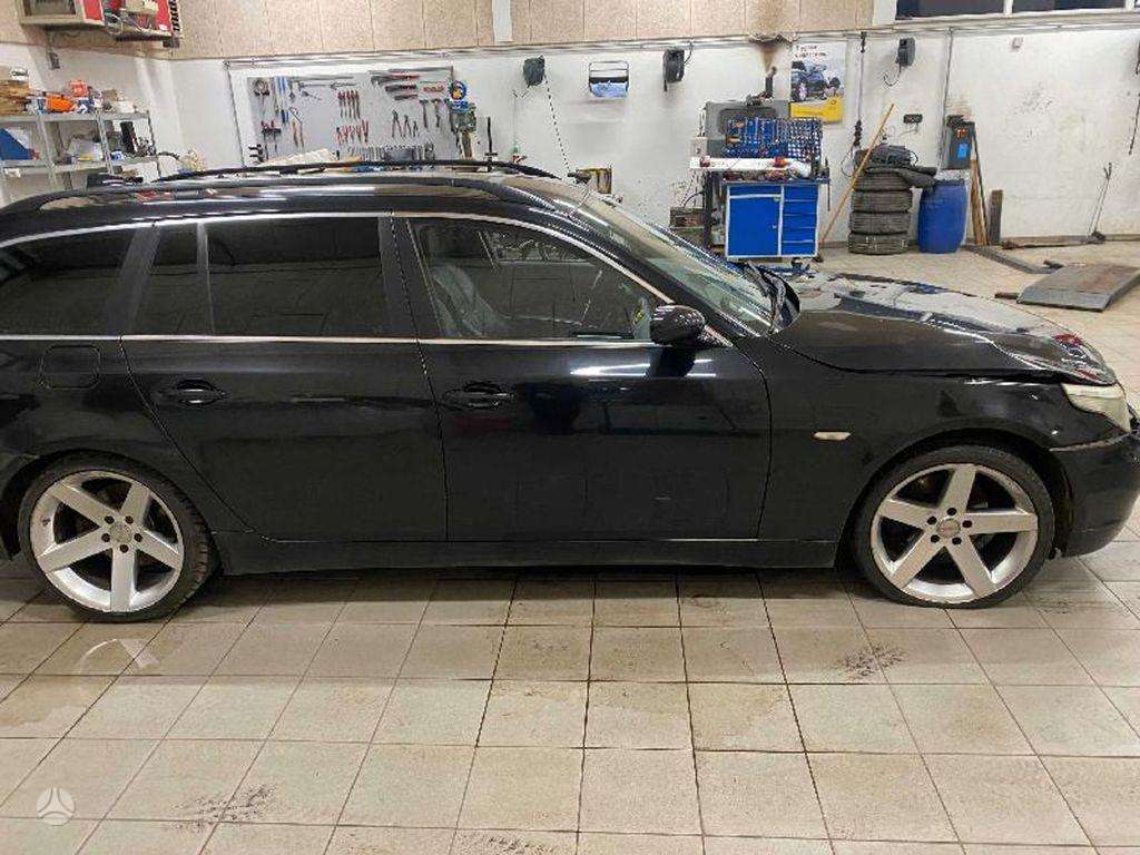 BMW 525