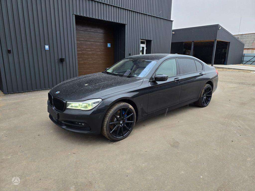 BMW 750