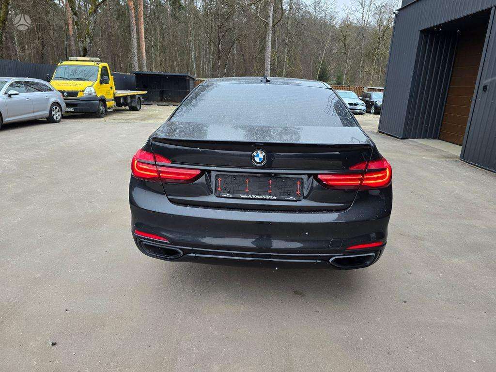 BMW 750