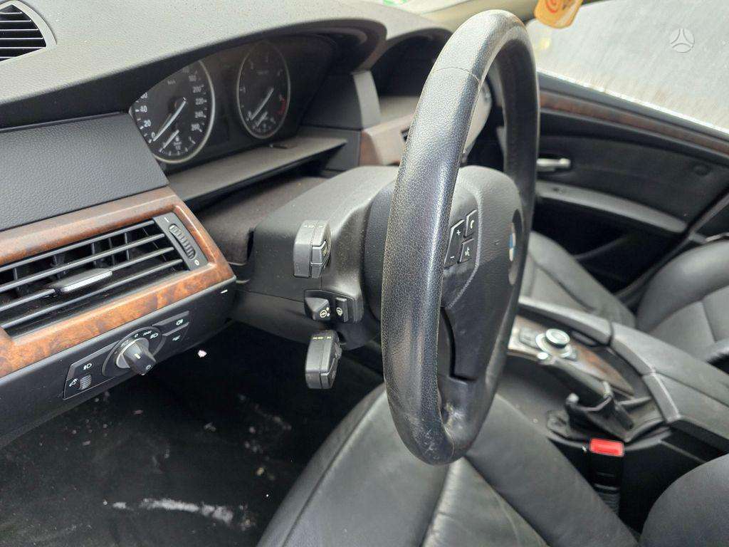 BMW 525