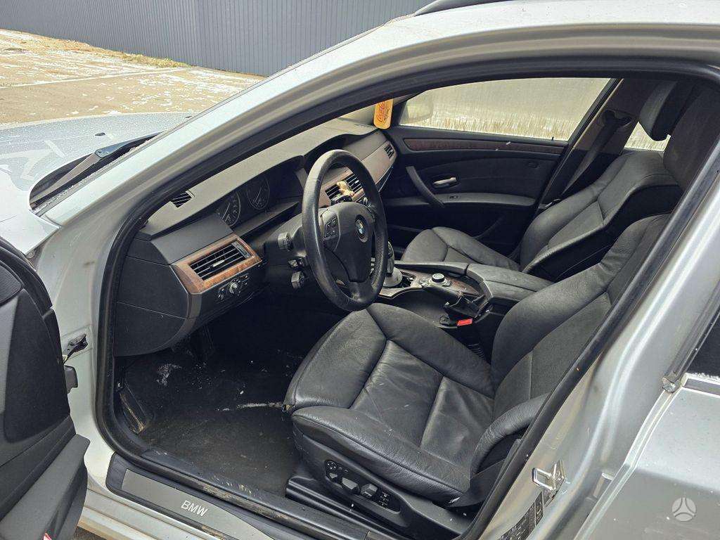 BMW 525