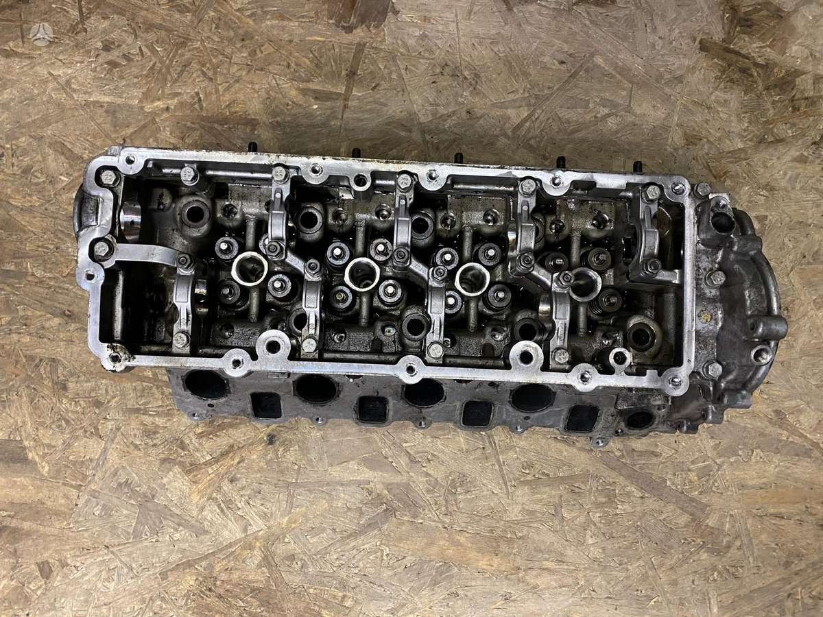 Audi A8 dzinēja detaļas