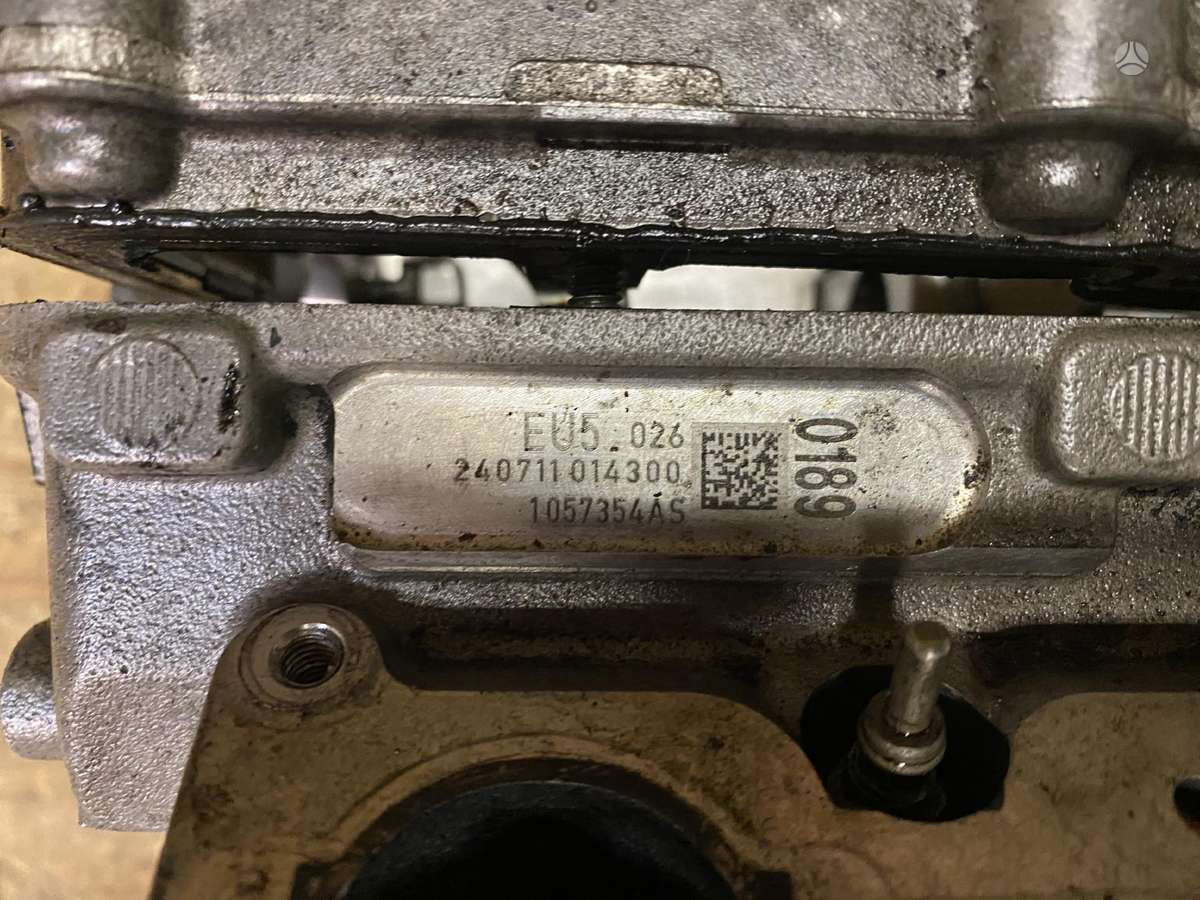Audi A8 dzinēja detaļas