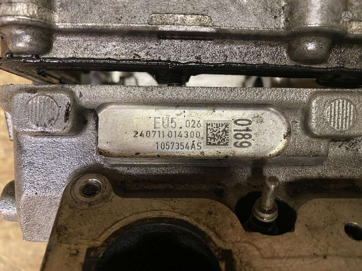 Audi A8 dzinēja detaļas