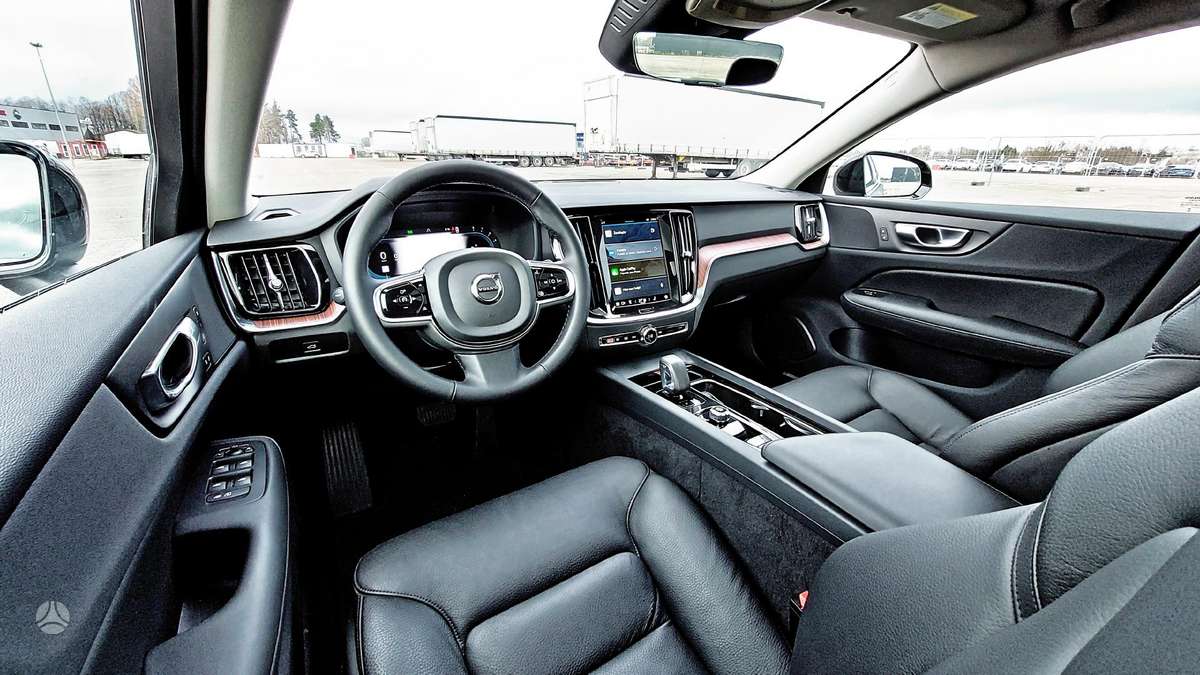 Volvo S60, 2.0 l., Седан