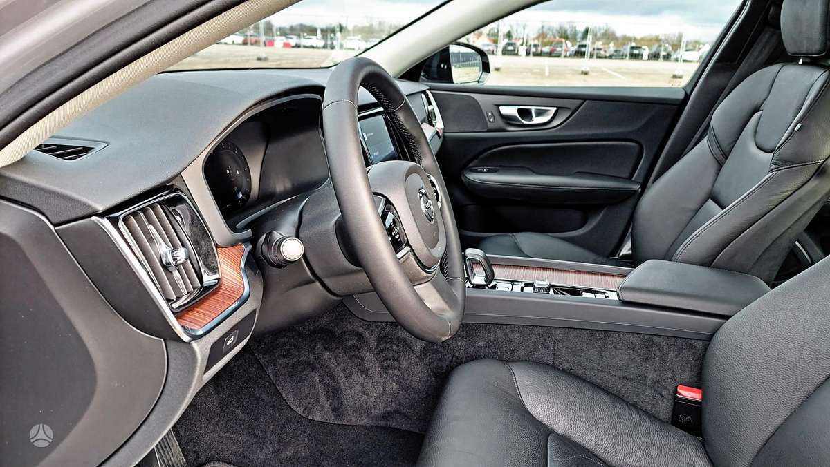 Volvo S60, 2.0 l., Седан