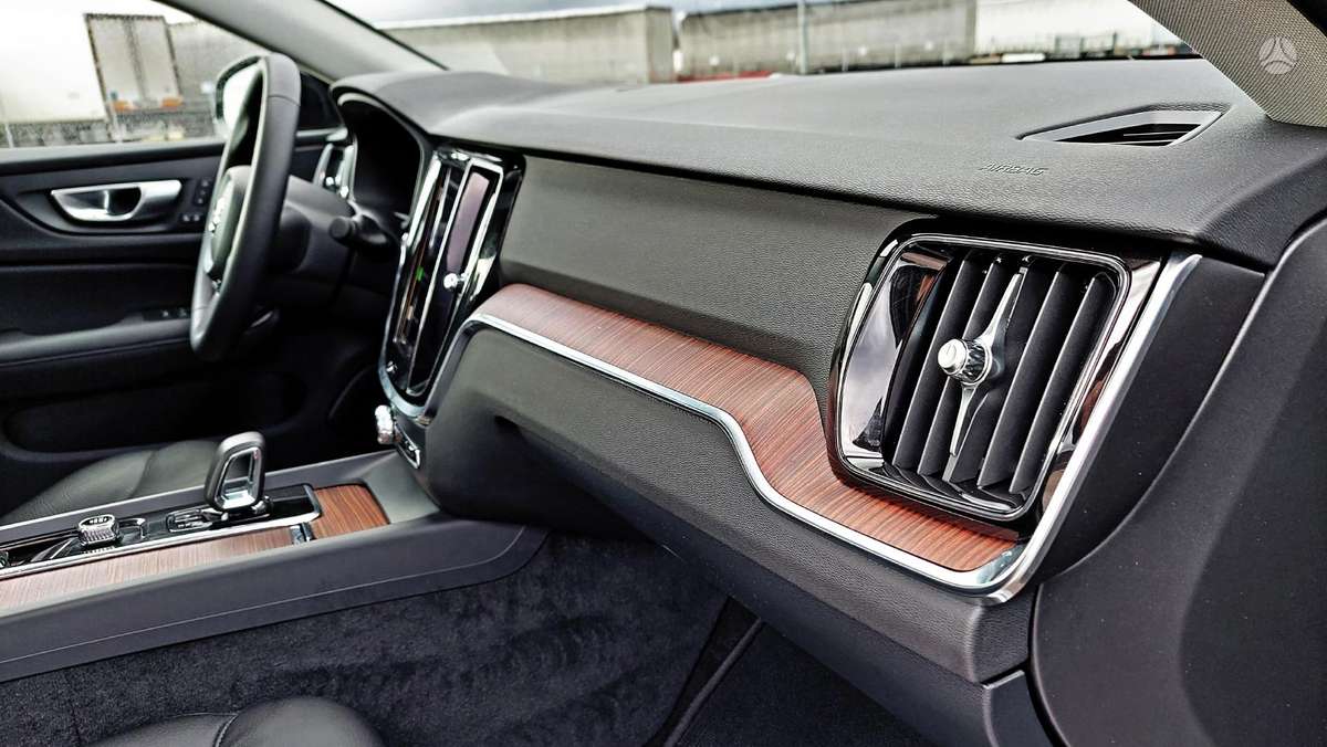 Volvo S60, 2.0 l., Седан