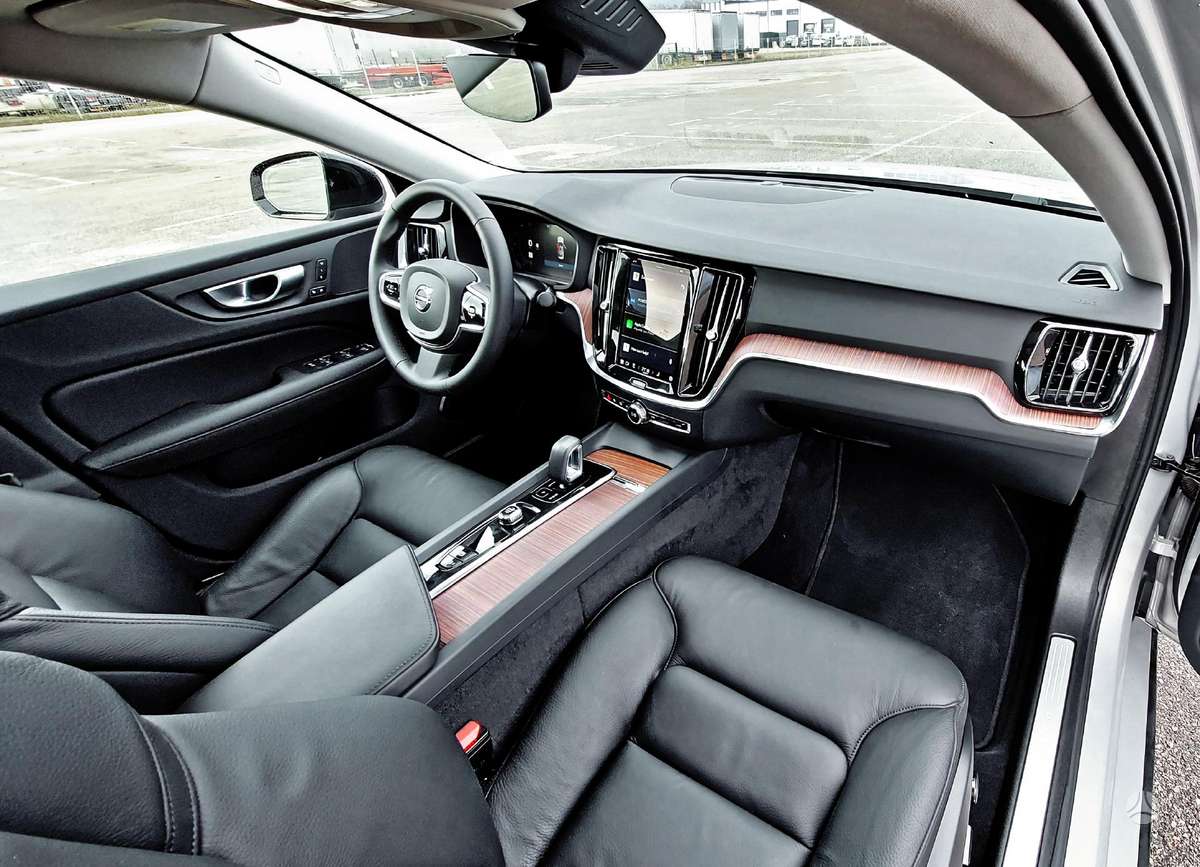 Volvo S60, 2.0 l., Седан
