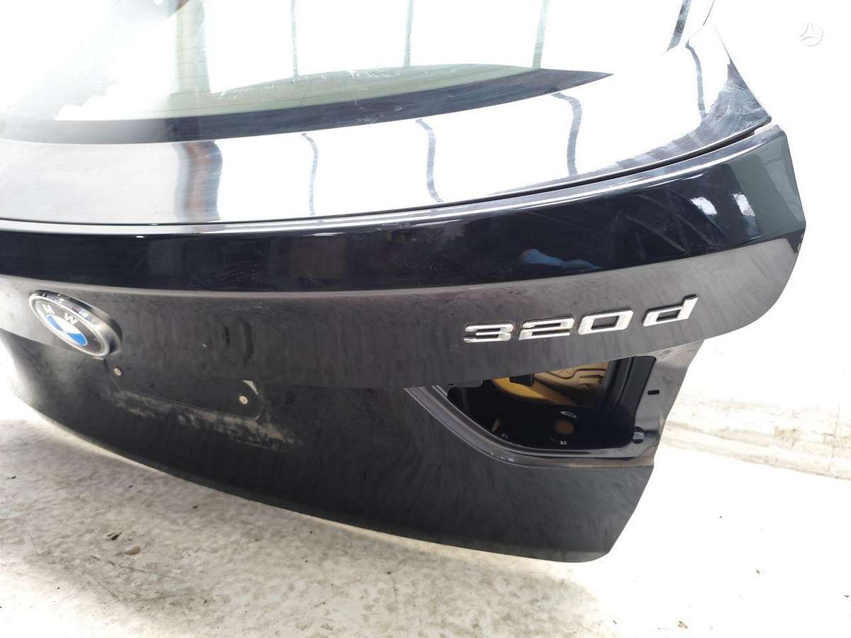 BMW 320 hood (front, rear)