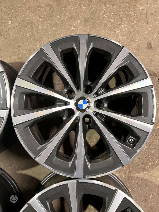 BMW, lengvojo lydinio, R17