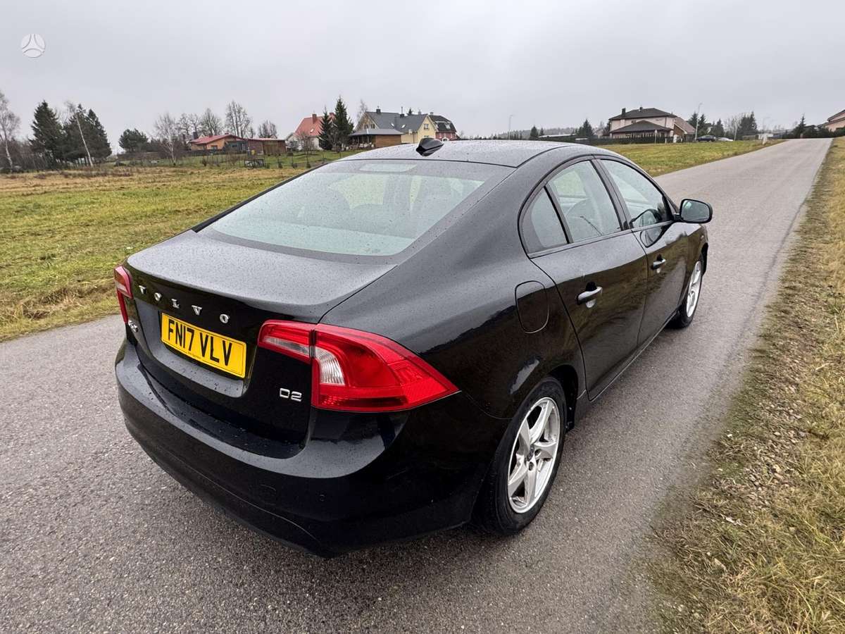 Volvo S60, saloon / sedan