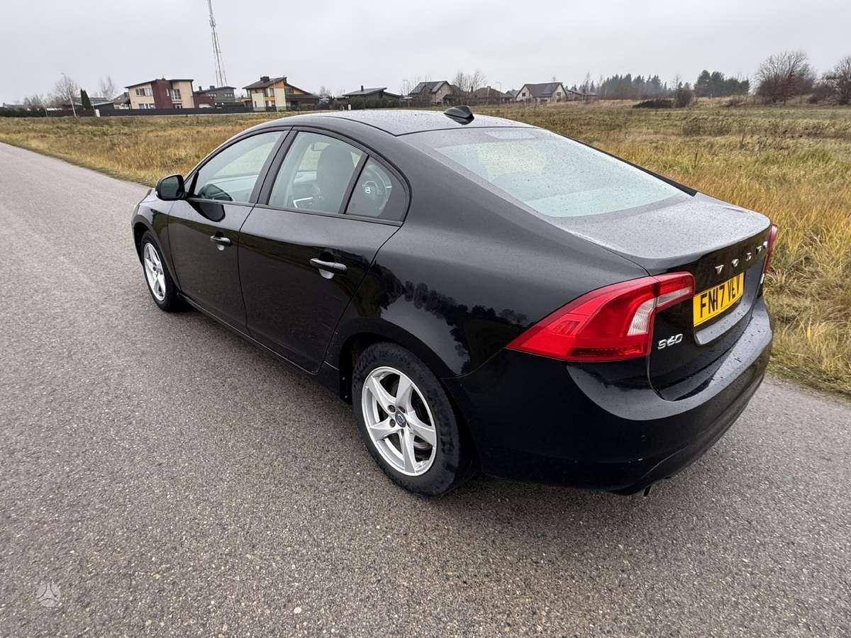 Volvo S60, saloon / sedan