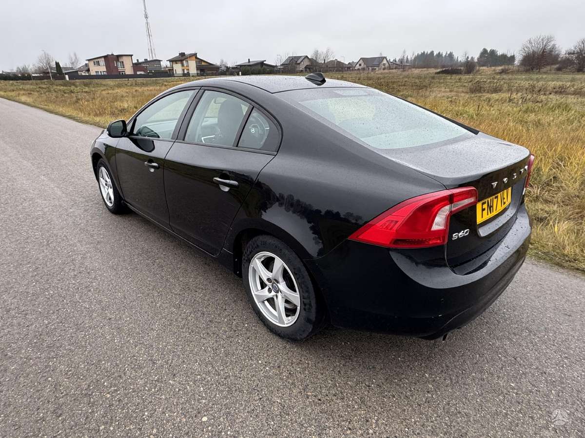 Volvo S60, sedanas