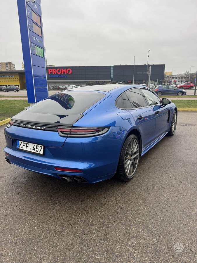 Porsche Panamera - 12