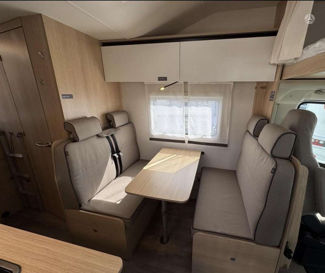 LMC A690  Tourer, campers