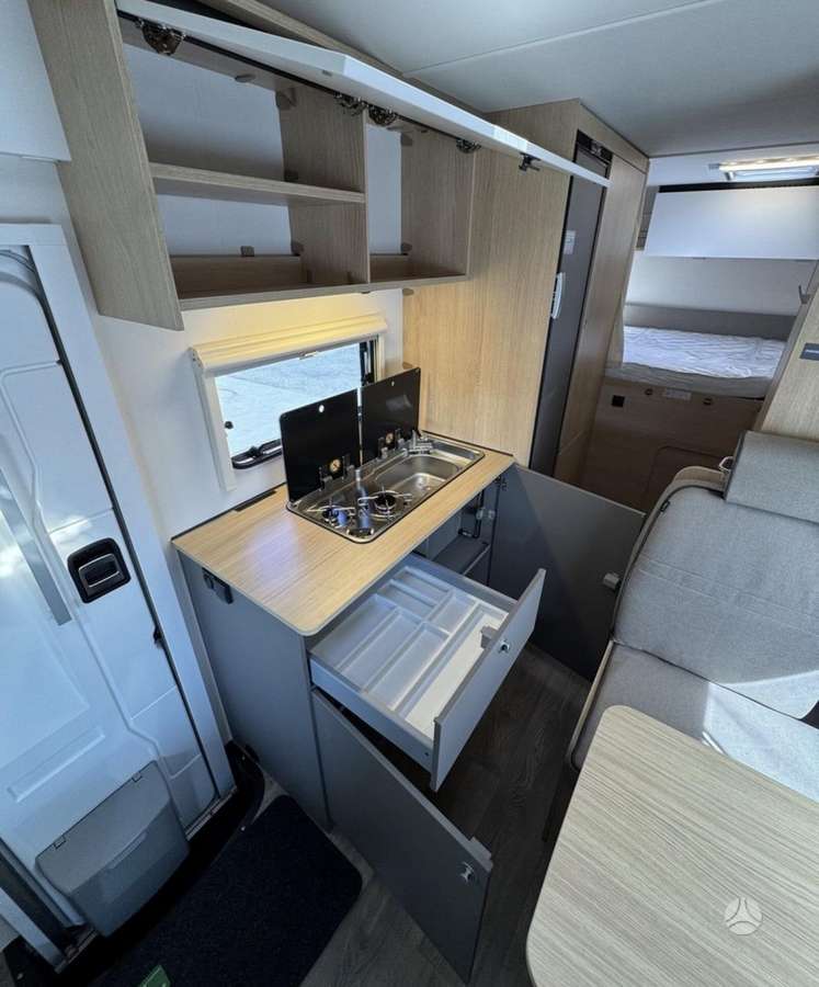 LMC A690  Tourer, campers