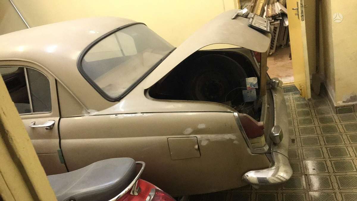 GAZ 21, Седан
