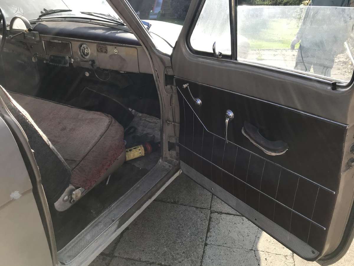 GAZ 21, Седан