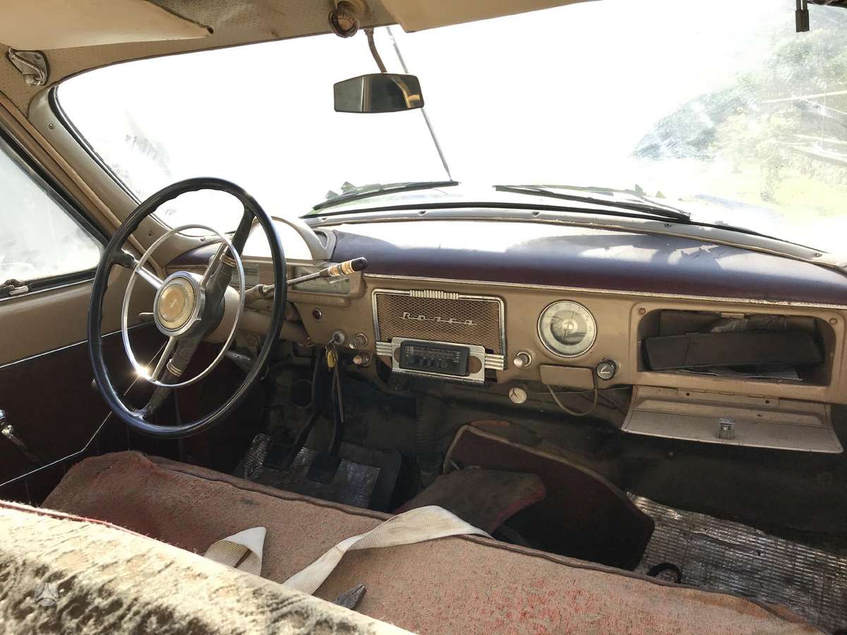 GAZ 21, Седан