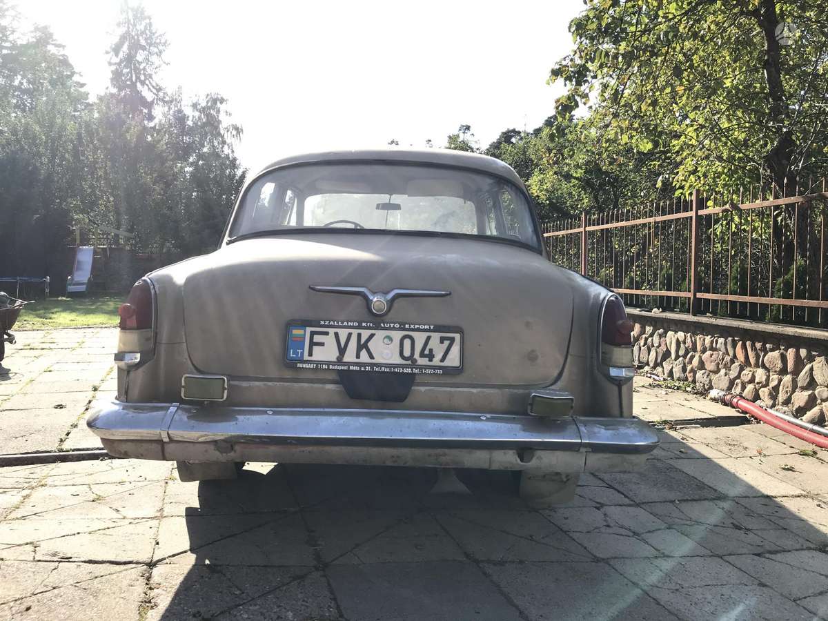 GAZ 21, Седан