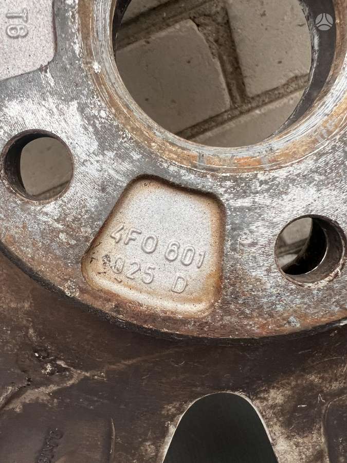 Audi 4F0601025D, lengvojo lydinio, R18