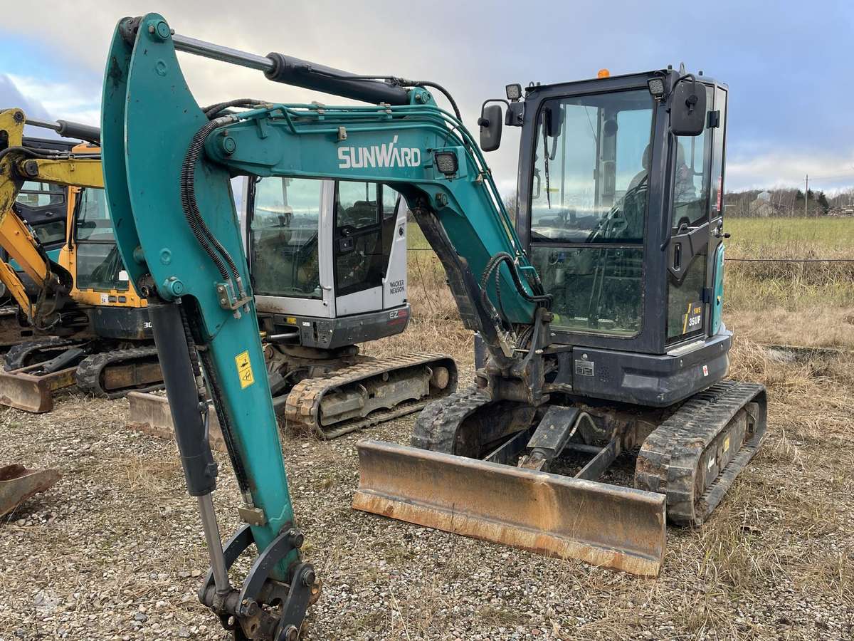 Sunward SWE35UF, mini excavator