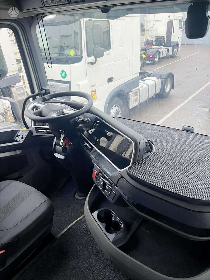 DAF XFn 480 FT 4X2, 2 miegamosios vietos