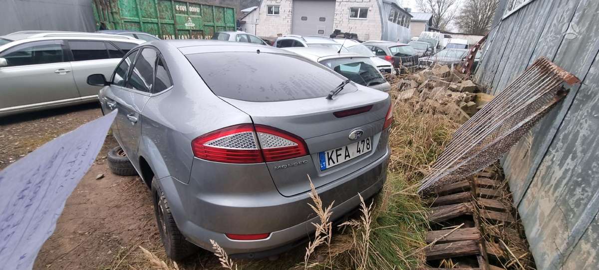 Ford Mondeo dalimis