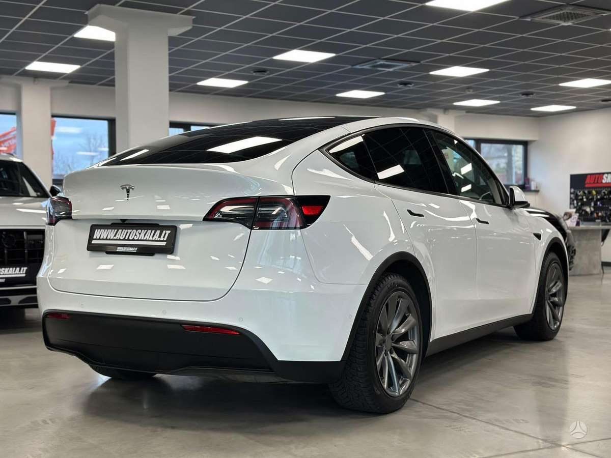 Tesla Model Y, 82 кВт·ч, Хэтчбек