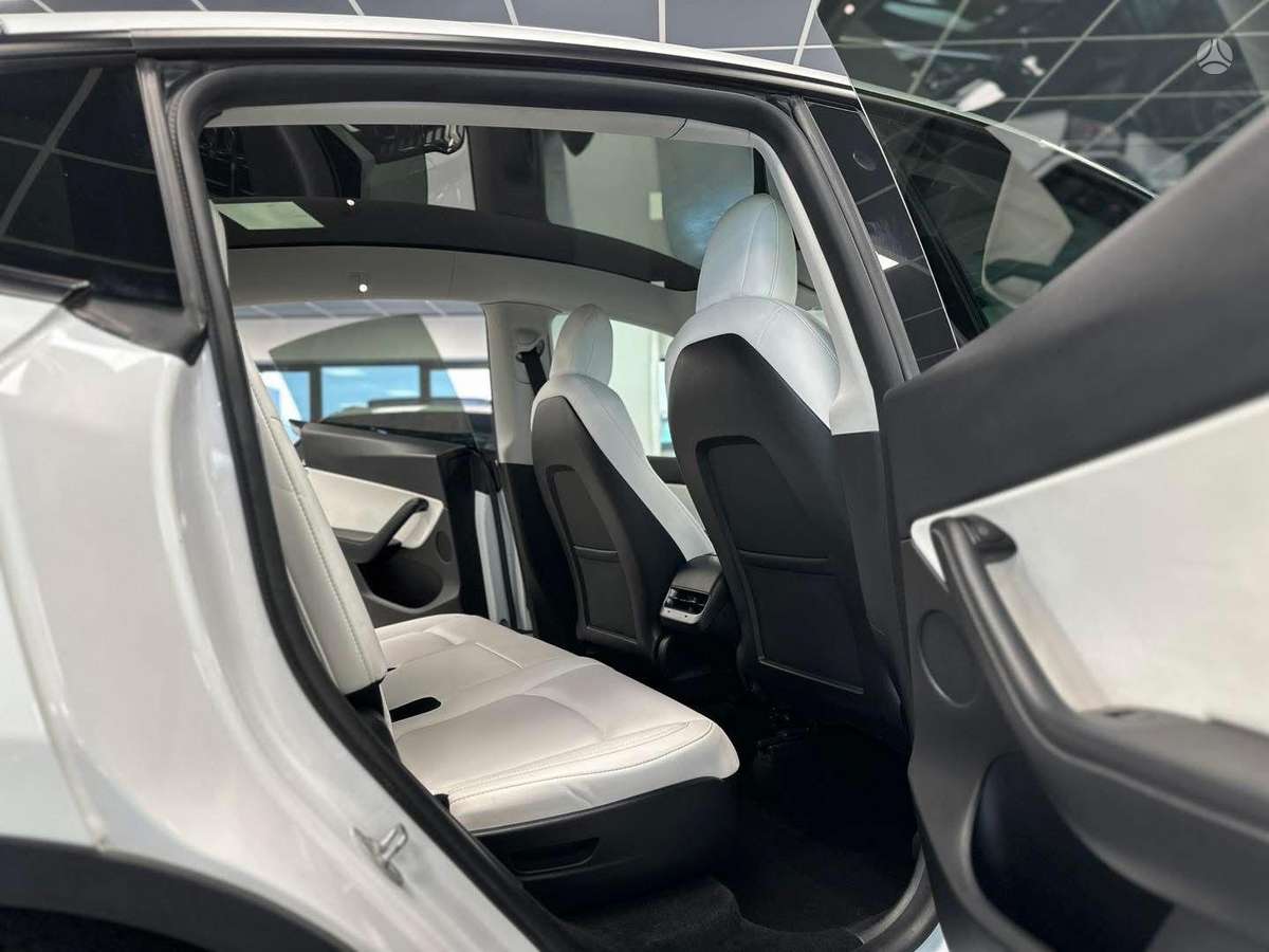 Tesla Model Y, 82 кВт·ч, Хэтчбек