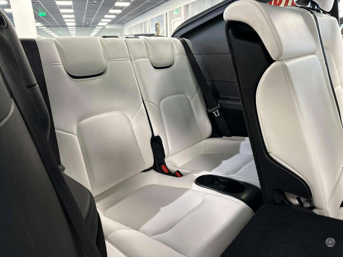 Tesla Model Y, 82 кВт·ч, Хэтчбек