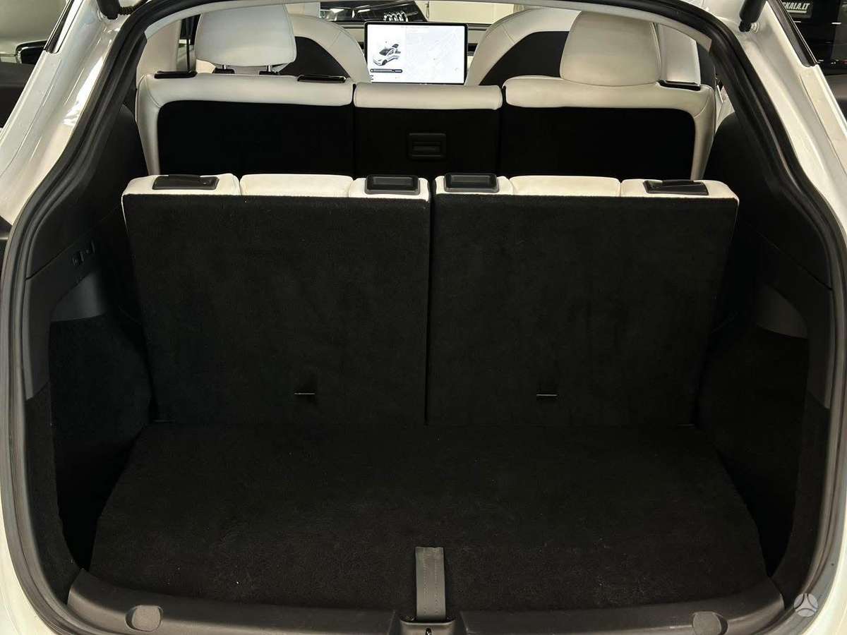 Tesla Model Y, 82 кВт·ч, Хэтчбек