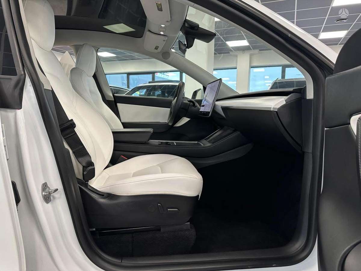 Tesla Model Y, 82 кВт·ч, Хэтчбек