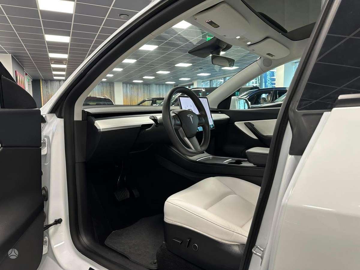 Tesla Model Y, 82 кВт·ч, Хэтчбек