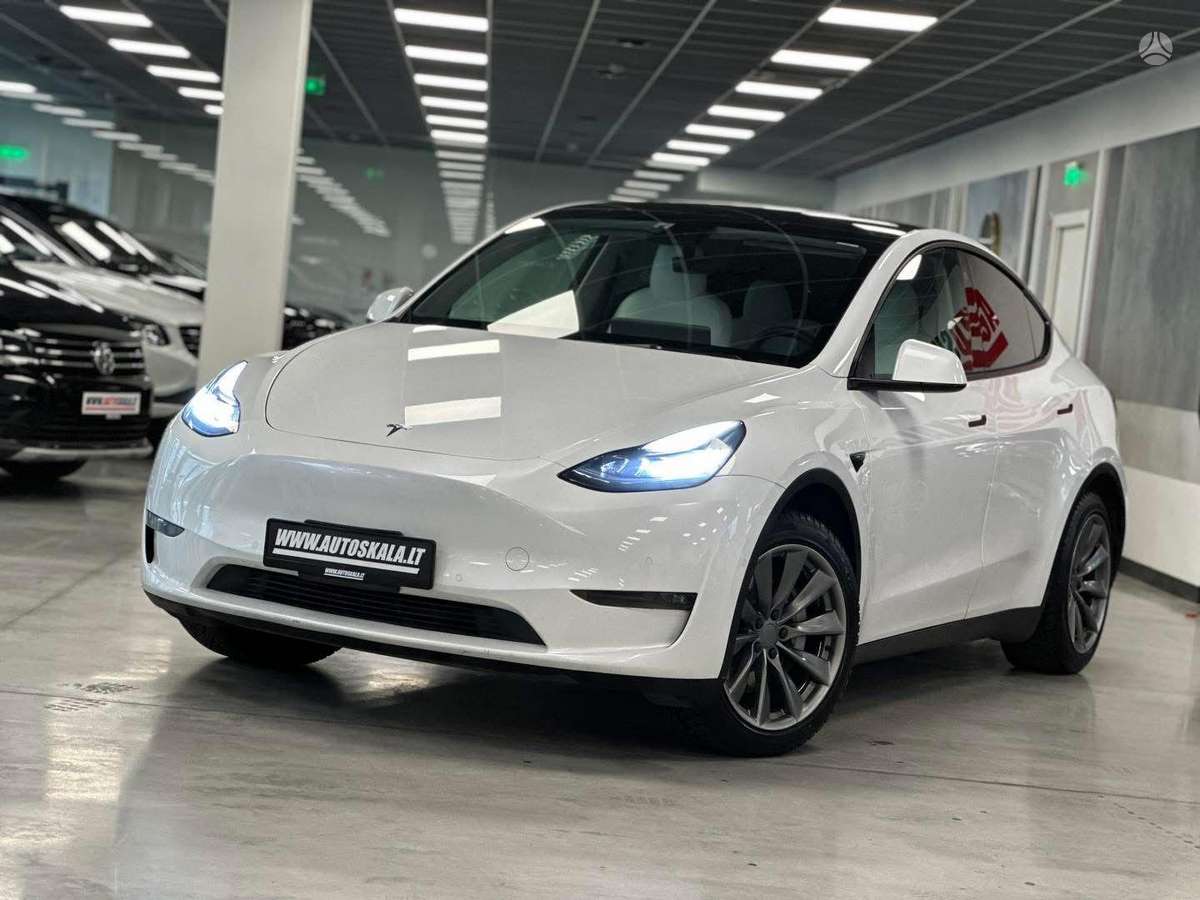 Tesla Model Y, 82 kWh, hatchback