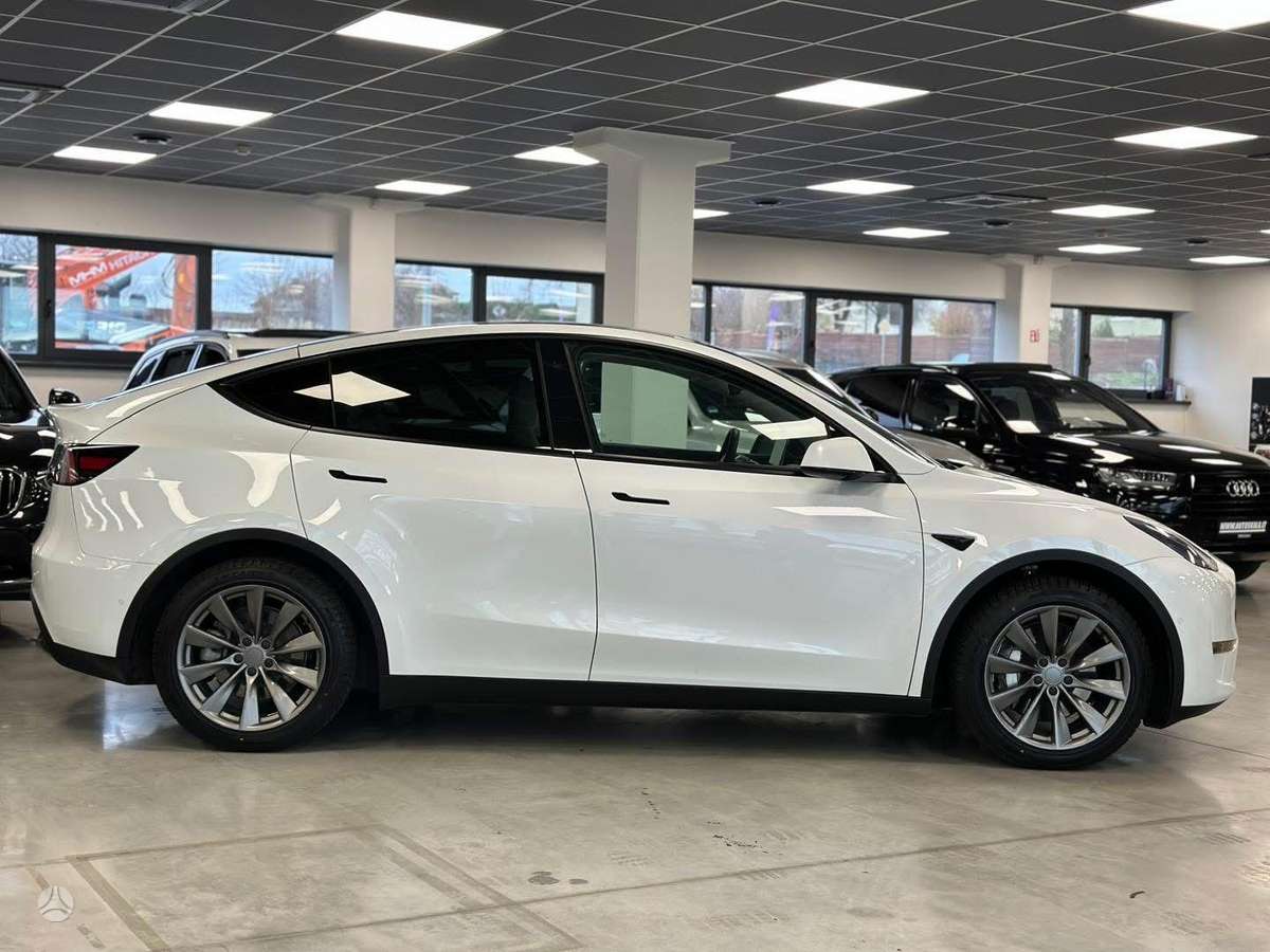 Tesla Model Y, 82 кВт·ч, Хэтчбек