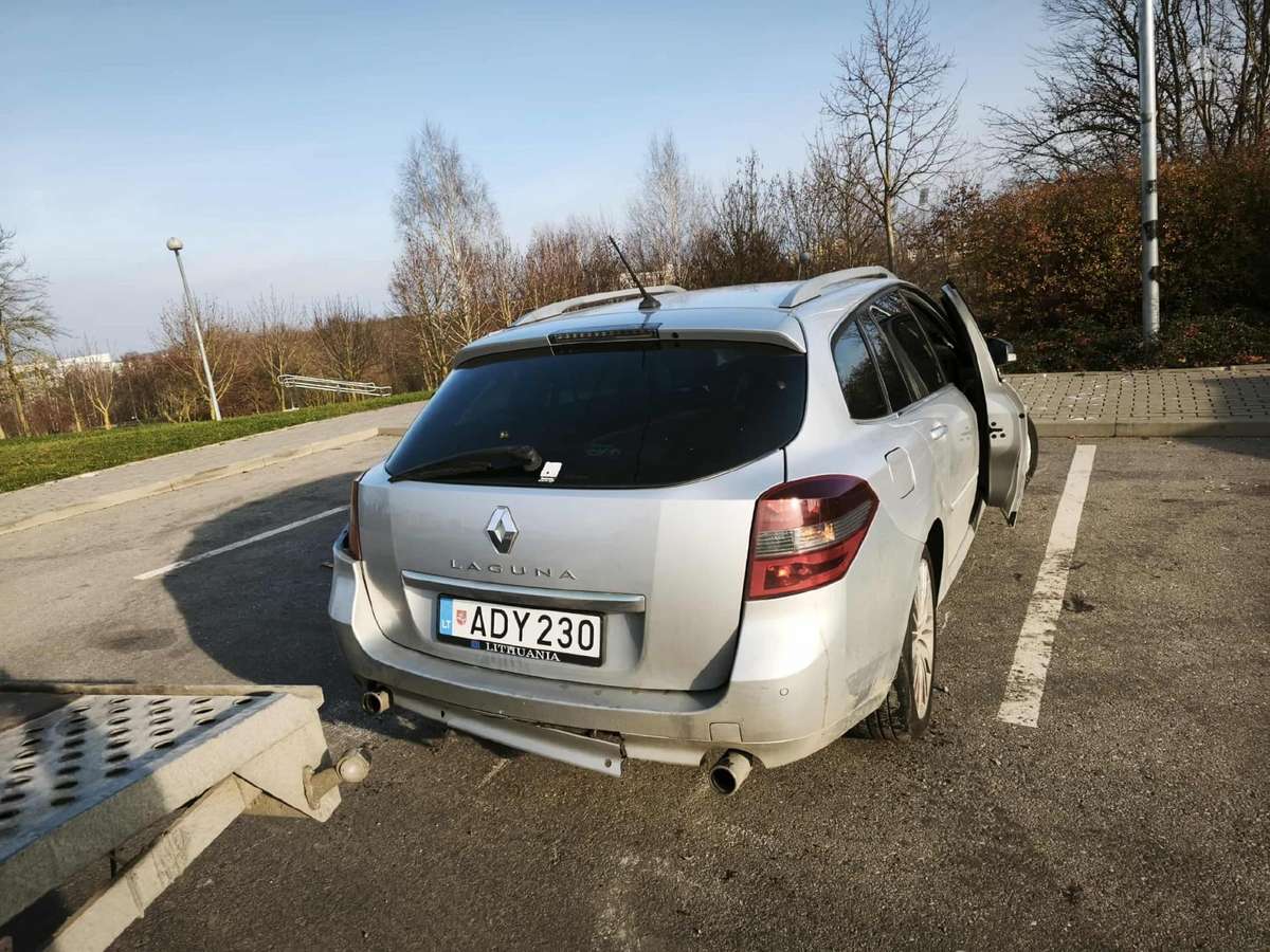 Renault Laguna по частям