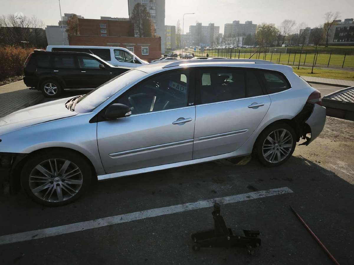 Renault Laguna for parts