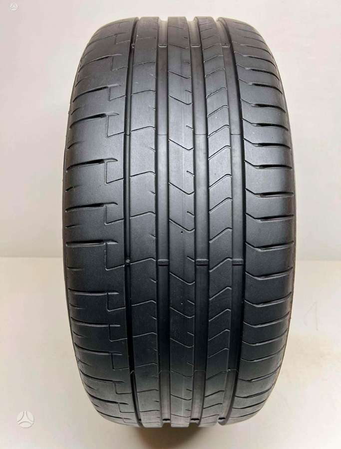 Pirelli P-Zero * RFT 2025m, summer 245/40 R19