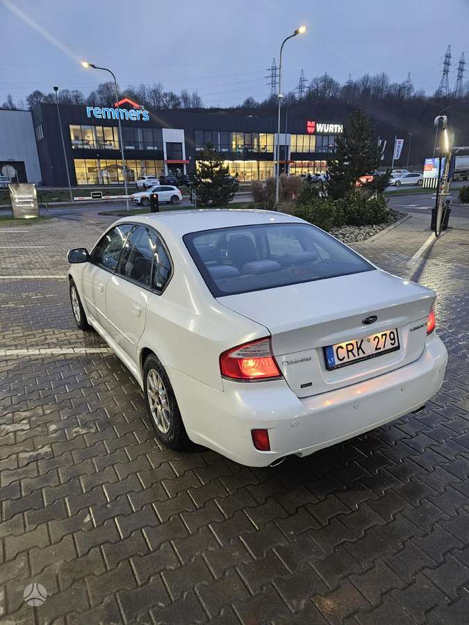 Subaru Legacy, 2.0 l., sedanas